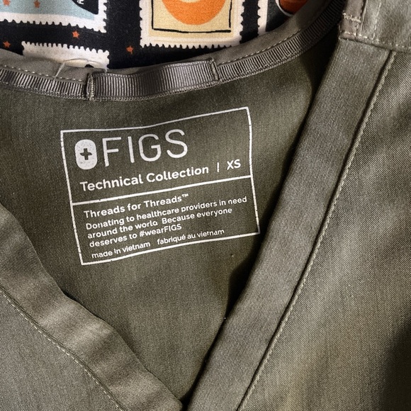 Figs Scrub Set - Picture 4 of 5